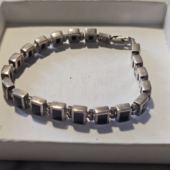 VTG Navajo Running Bear Sterling Silver Black Onyx Bracelet 7